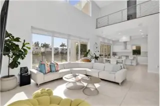 Propiedad de alquiler con 5 dormitorios y 5.5 baños en DORAL