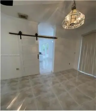 Propiedad de alquiler con 5 dormitorios y 3 baños en MIAMI