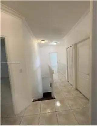 Propiedad de alquiler con 5 dormitorios y 3 baños en MIAMI