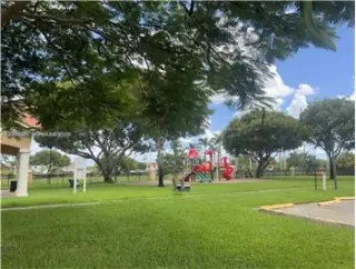 Propiedad de alquiler con 5 dormitorios y 3 baños en MIAMI