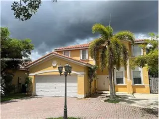 Propiedad de alquiler con 5 dormitorios y 3 baños en MIAMI