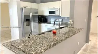 Propiedad de alquiler con 5 dormitorios y 3 baños en MIAMI