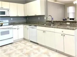 Propiedad de alquiler con 5 dormitorios y 3 baños en MIAMI