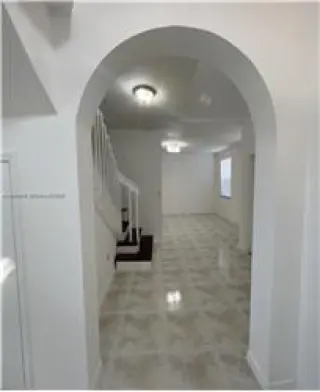 Propiedad de alquiler con 5 dormitorios y 3 baños en MIAMI