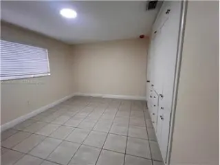 Propiedad de alquiler con 3 dormitorios y 2 baños en MIAMI