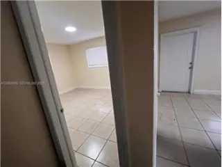 Propiedad de alquiler con 3 dormitorios y 2 baños en MIAMI