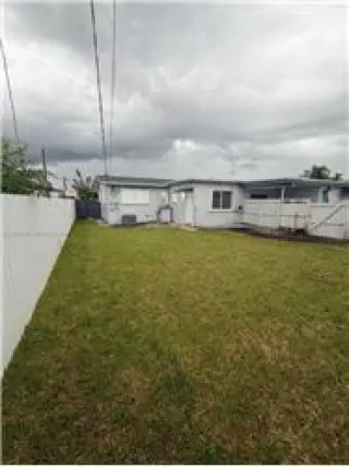 Propiedad de alquiler con 3 dormitorios y 2 baños en MIAMI