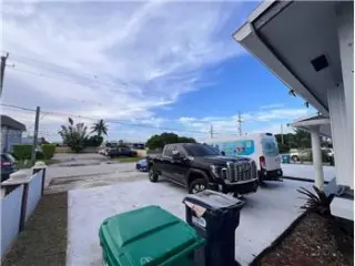 Propiedad de alquiler con 3 dormitorios y 2 baños en MIAMI