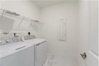 Propiedad en alquiler con 5 dormitorios y 4.5 baños en Miramar