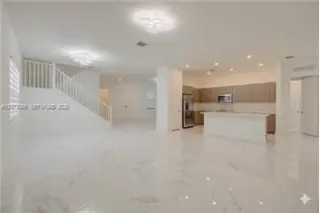Propiedad en alquiler con 5 dormitorios y 4.5 baños en Miramar
