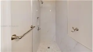 Propiedad de alquiler con 5 dormitorios y 3.5 baños en Pembroke Pines