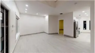 Propiedad de alquiler con 5 dormitorios y 3.5 baños en Pembroke Pines