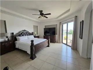 Propiedad de alquiler con 5 dormitorios y 4 baños en Miami