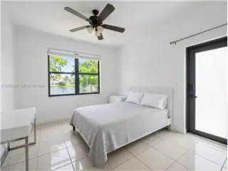 Propiedad de alquiler con 5 dormitorios y 4 baños en Miami