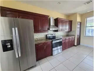 Propiedad de alquiler con 5 dormitorios y 4 baños en Miami