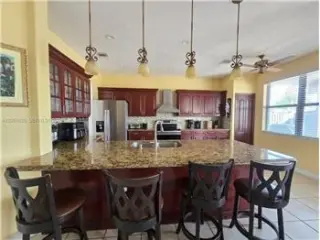 Propiedad de alquiler con 5 dormitorios y 4 baños en Miami