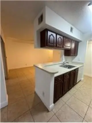 Propiedad de alquiler con 1 dormitorio y 1 baño en Tamarac