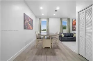 Propiedad de alquiler con 3 dormitorios y 2 baños en MIAMI