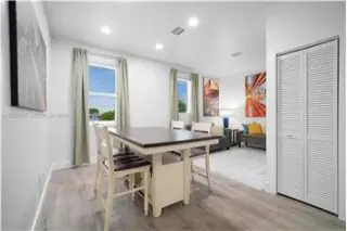 Propiedad de alquiler con 3 dormitorios y 2 baños en MIAMI