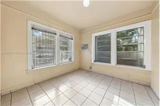Propiedad en alquiler con 2 dormitorios y 1 baño en MIAMI