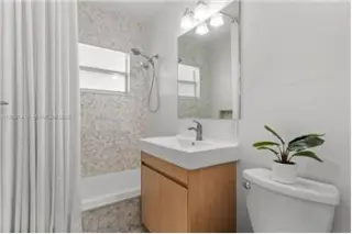 Propiedad de alquiler con 3 dormitorios y 2 baños en CORAL GABLES