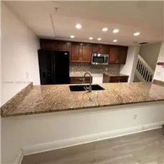 Propiedad de alquiler con 3 dormitorios y 2 baños en 33186