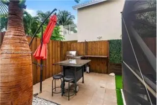 Propiedad de alquiler con 3 dormitorios y 2 baños en Cutler Bay