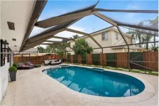 Propiedad de alquiler con 3 dormitorios y 2 baños en Cutler Bay