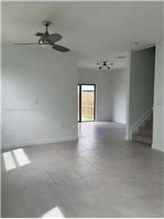 Propiedad de alquiler con 3 dormitorios y 2.5 baños en Homestead