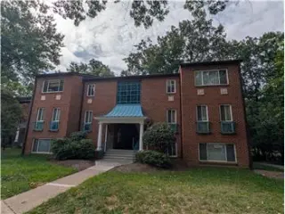 Propiedad de alquiler con 2 dormitorios y 1 baño en Reston