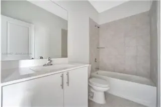 Propiedad de alquiler con 3 dormitorios y 2.5 baños en Homestead