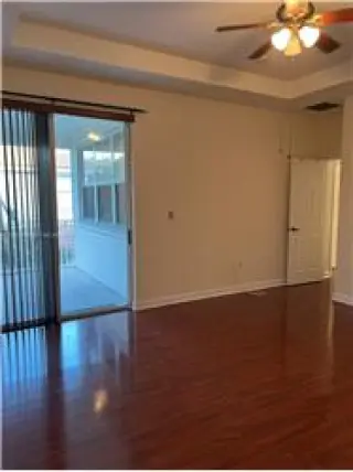 Propiedad en alquiler con 4 dormitorios y 2.5 baños en Doral