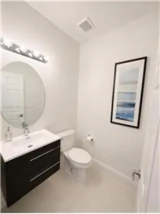 Propiedad en alquiler con 5 dormitorios y 4.5 baños en Hialeah