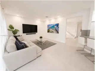 Propiedad en alquiler con 4 habitaciones y 3.5 baños en Hialeah