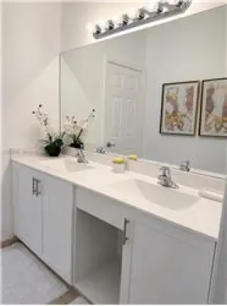 Propiedad en alquiler con 4 habitaciones y 3.5 baños en Hialeah