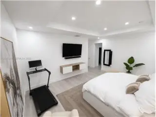 Propiedad en alquiler con 4 habitaciones y 3.5 baños en Hialeah