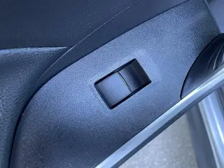 Toyota RAV4 Híbrido 2021 AWD LE 4dr SUV