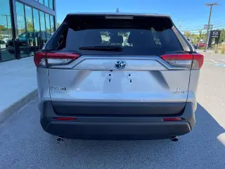 Toyota RAV4 Híbrido 2021 AWD LE 4dr SUV