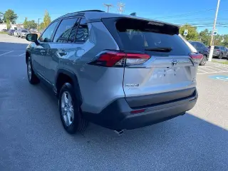 Toyota RAV4 Híbrido 2021 AWD LE 4dr SUV