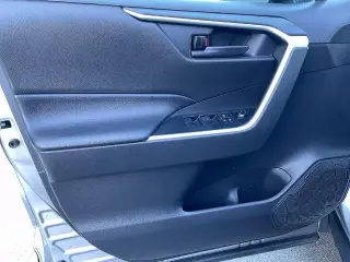 Toyota RAV4 Híbrido 2021 AWD LE 4dr SUV