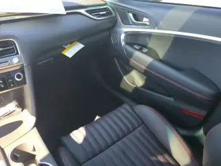 Genesis G70 2025 3.3T Sport Prestige 4dr Sedán