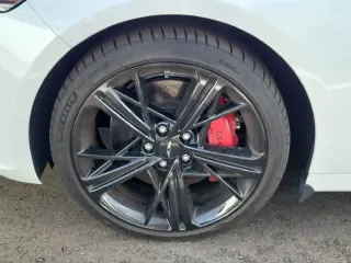 Genesis G70 2025 3.3T Sport Prestige 4dr Sedán