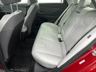 Hyundai ELANTRA 2025 Limited 4dr Sedán