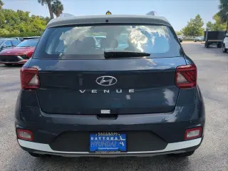 Hyundai VENUE 2024 Limited 4dr Crossover