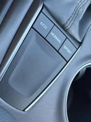 Toyota Camry 2024 SE 4dr Sedán