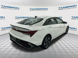 Hyundai ELANTRA 2025 SEL Sport 4dr Sedán