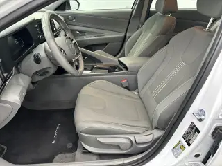 Hyundai ELANTRA 2025 SEL Sport 4dr Sedán