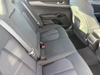 Vehículo Kia K5 2023 LXS 4dr Sedán