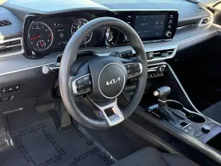 Vehículo Kia K5 2023 LXS 4dr Sedán