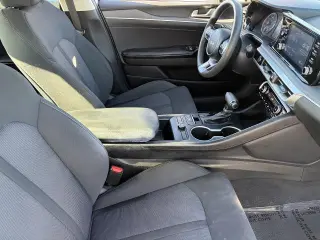 Vehículo Kia K5 2023 LXS 4dr Sedán